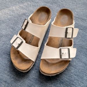 White Arizona Birkenstocks 39